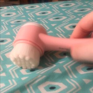 Pink Dual-Head Facial Cleansing Brush